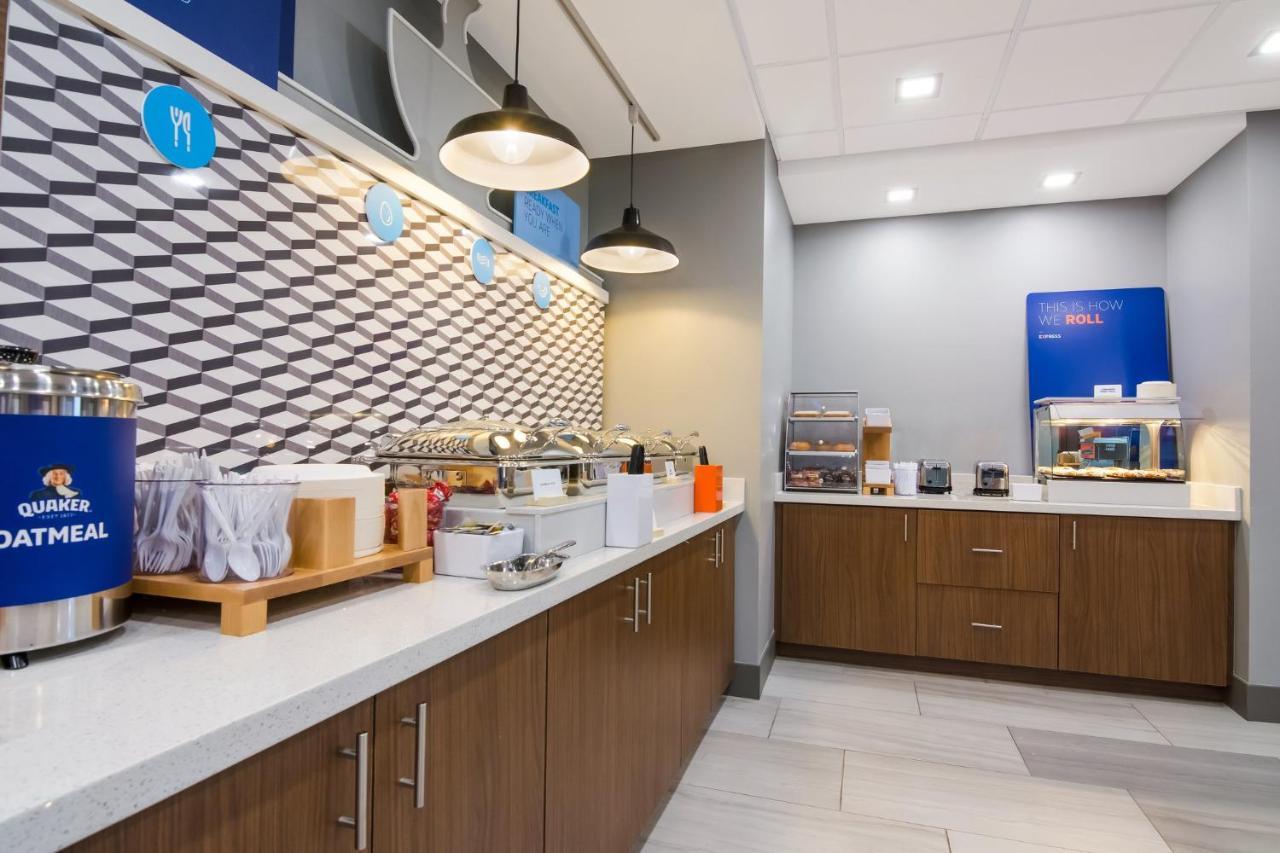 Holiday Inn Express & Suites - Springdale - Fayetteville Area ภายนอก รูปภาพ