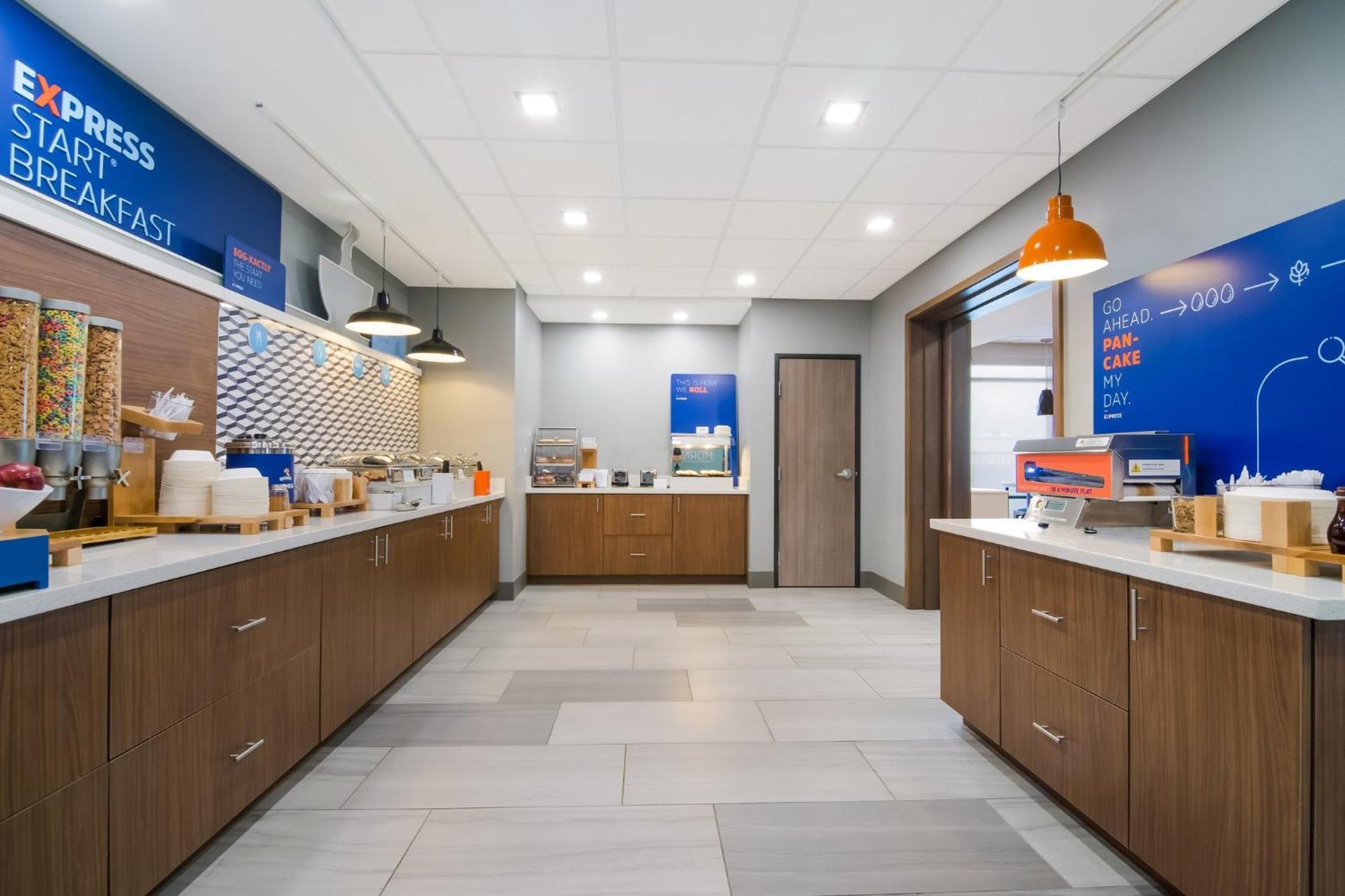 Holiday Inn Express & Suites - Springdale - Fayetteville Area ภายนอก รูปภาพ